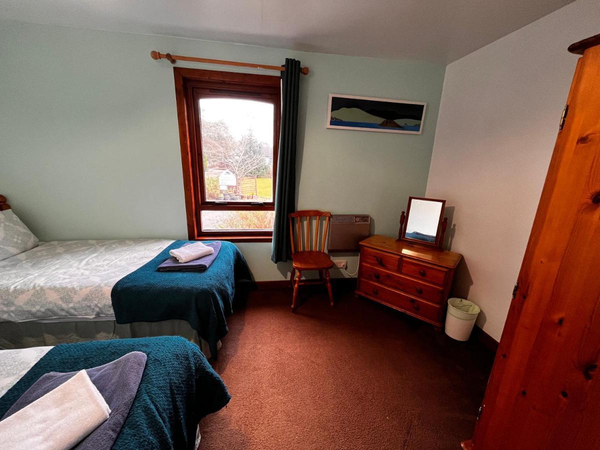Snowgoose Apartments & Bunkhouse フォート・ウィリアム エクステリア 写真