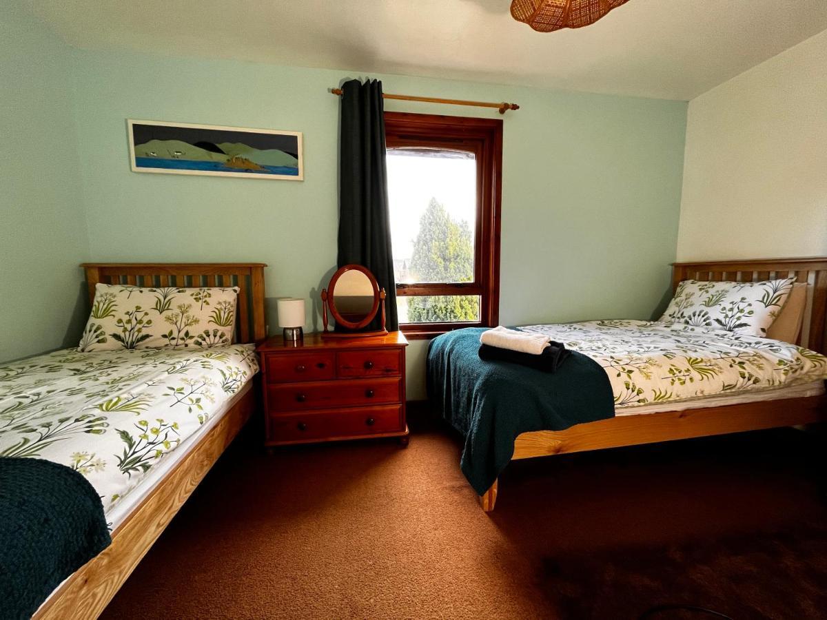 Snowgoose Apartments & Bunkhouse フォート・ウィリアム エクステリア 写真